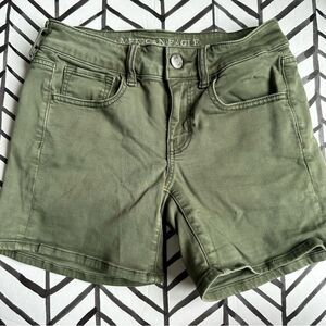 American Eagle Size 2 Super Stretch Olive Green Midi Short